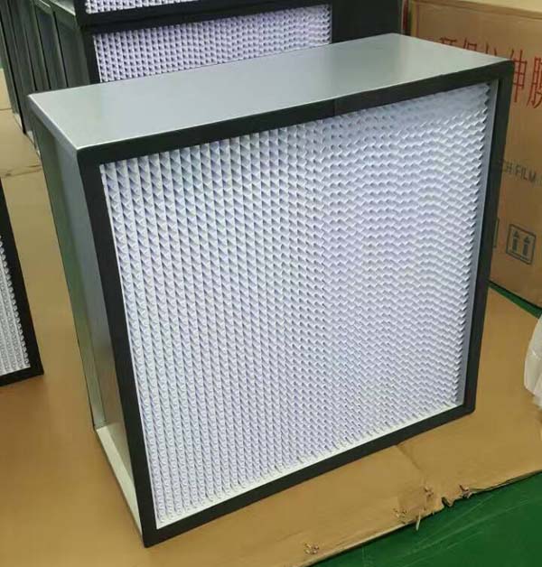 HEPA高效过滤器能够过滤掉0.3微米以上的微粒,对于大多数洁净室的要求已经足够。 HEPA高效过滤器能够过滤掉0.3微米以上的微粒,对于大多数洁净室的要求已经足够。