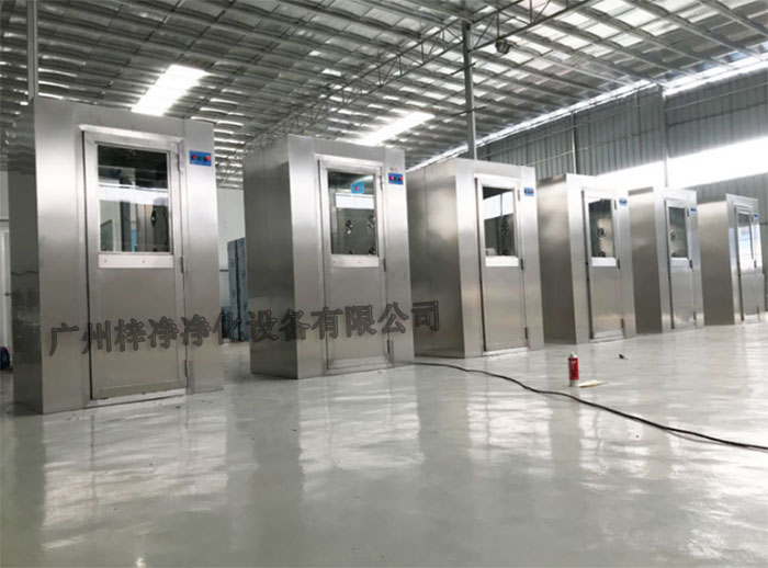 定期对风淋室内外进行清洁 定期对风淋室内外进行清洁