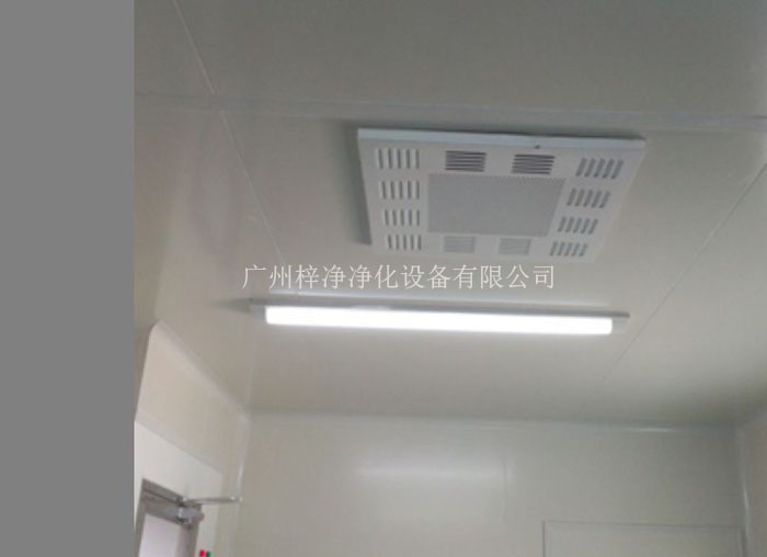 高效送风口通常安装在洁净车间的顶部或侧墙，通过风管将空气均匀送出。