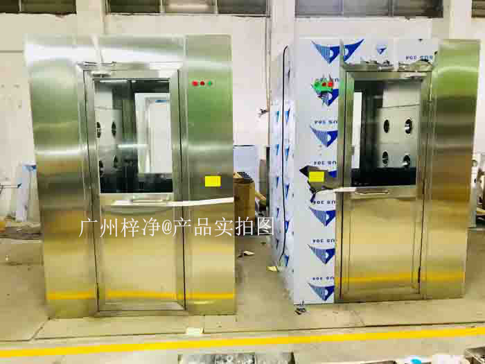 在人员较多的洁净车间，多人风淋室能够减少人员排队等待的时间，提升整体生产效率。
