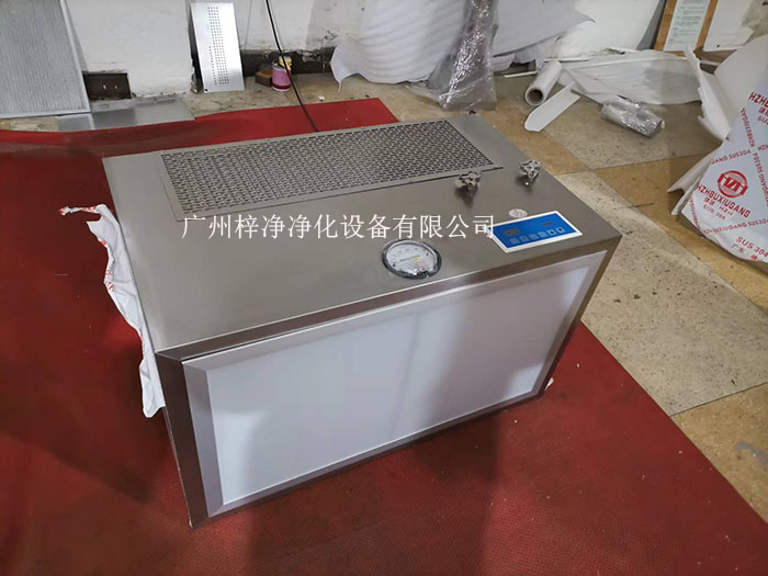 洁净层流罩与层流传递窗都是医药行业的层流净化设备选择之一