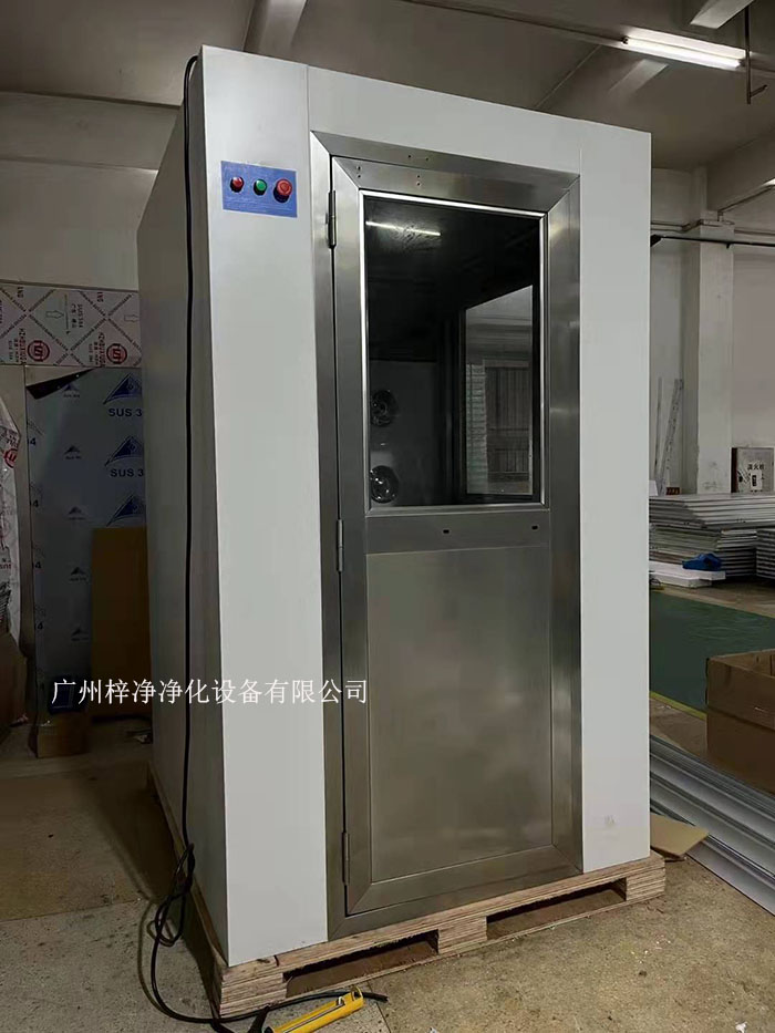 风淋室作为洁净室中的关键空气净化设备之一